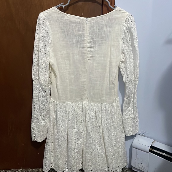 Eyelet Linen White Dress- Renaissance style!Absolutely stunning! - Picture 5 of 6